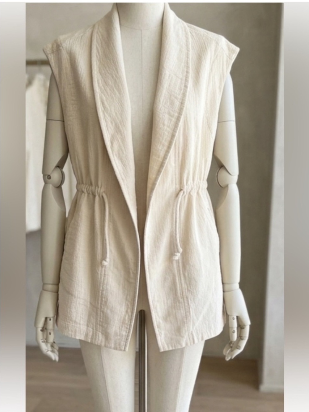 Mango
Mango Textured Open Sleeveless Vest Size M/L